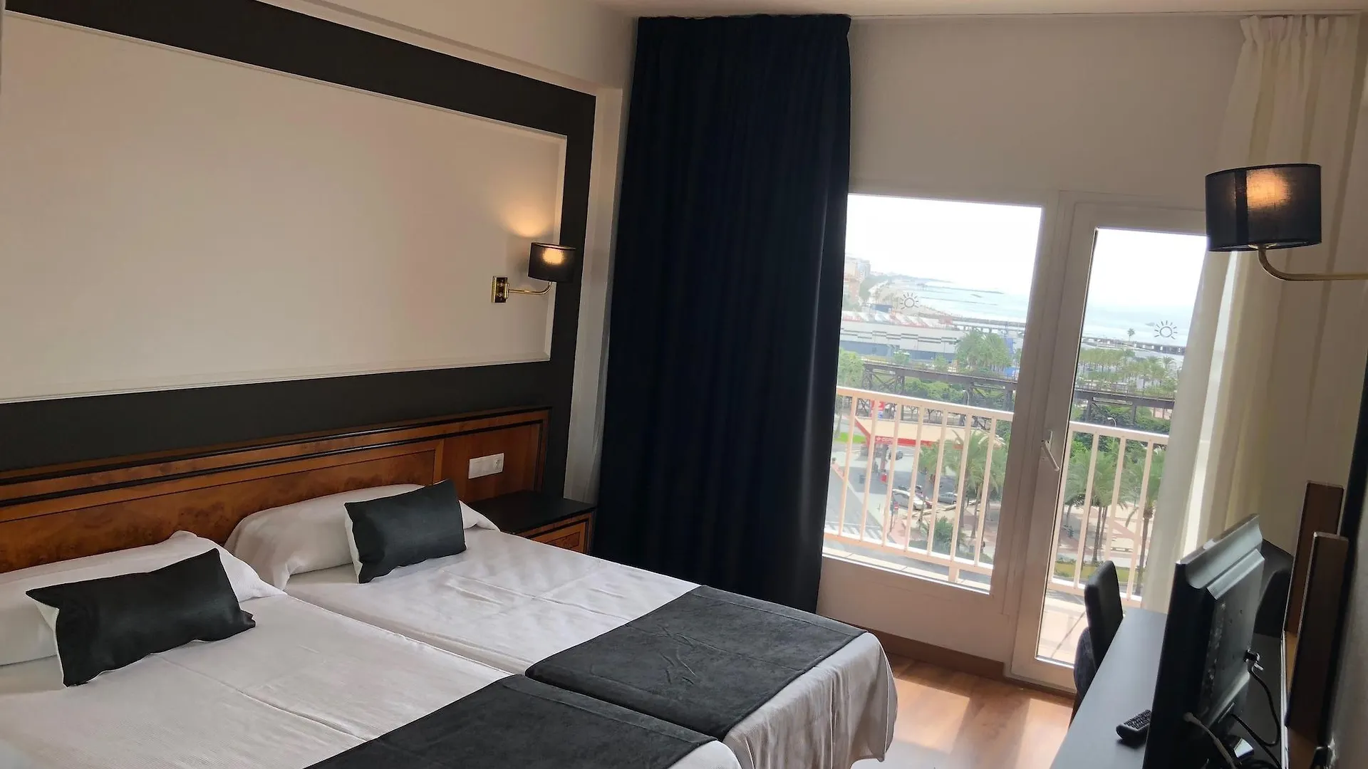 Ohtels Gran Hotel Almeria 4*,  Spain