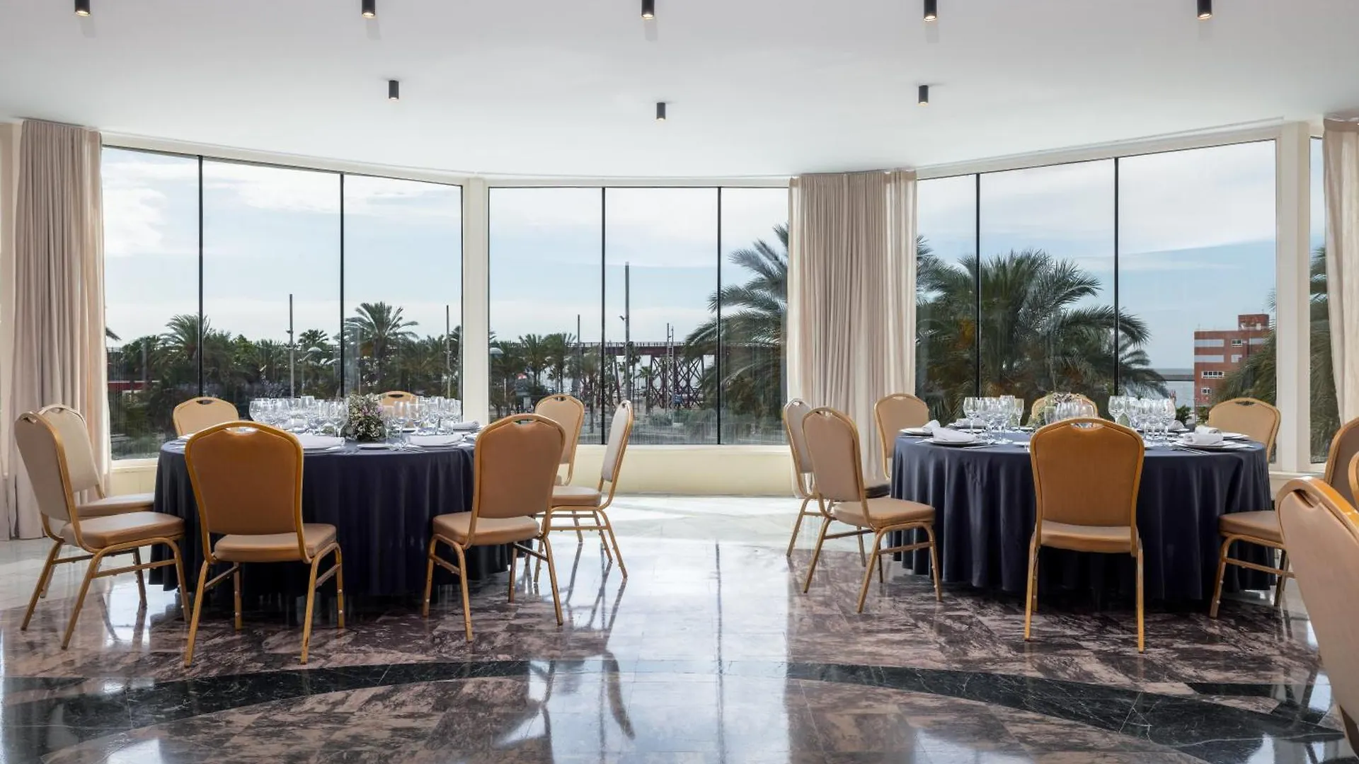 Ohtels Gran Hotel Almería 4*,