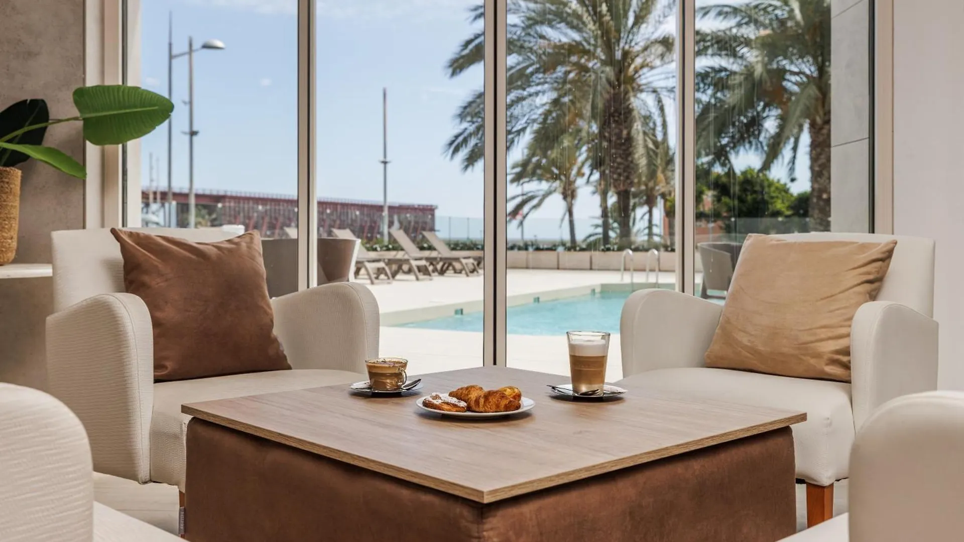 Ohtels Gran Hotel Almería 4*,
